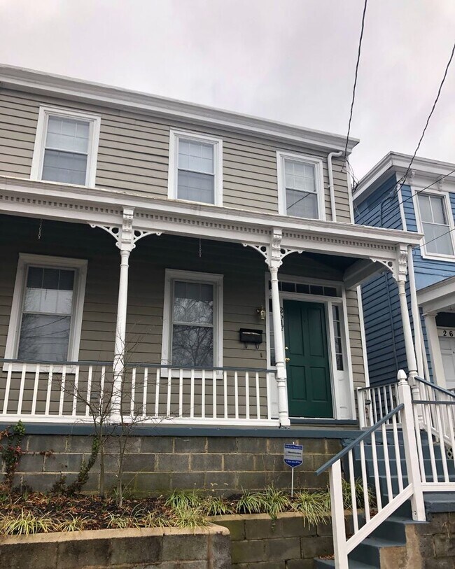 Building Photo - Three-Bedroom Duplex in Downtown Richmond