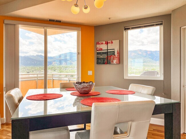 Building Photo - 287 E Fountain Blvd