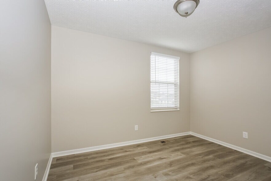 Building Photo - 5774 Oyster Bay Way