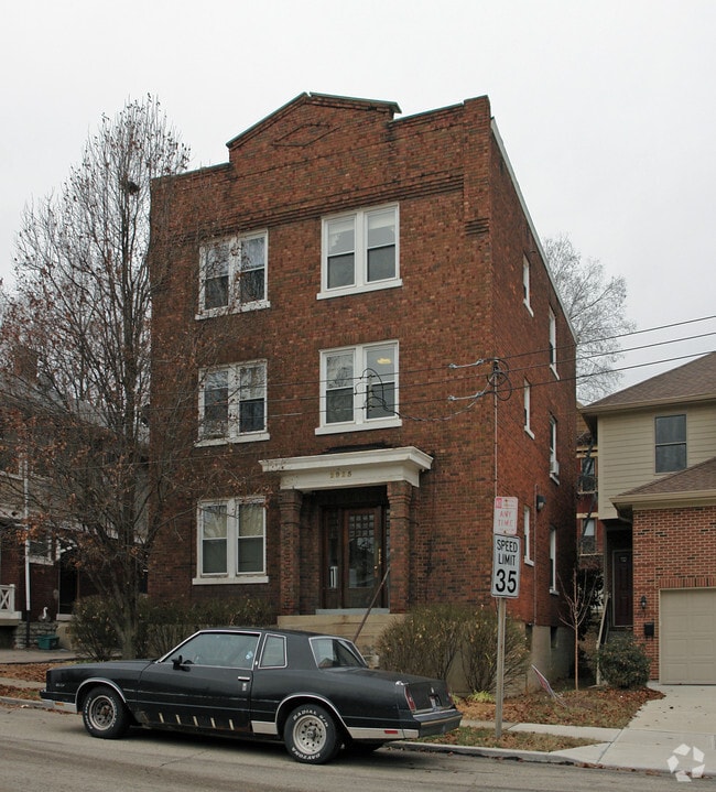 Building Photo - 2925 Eden Ave