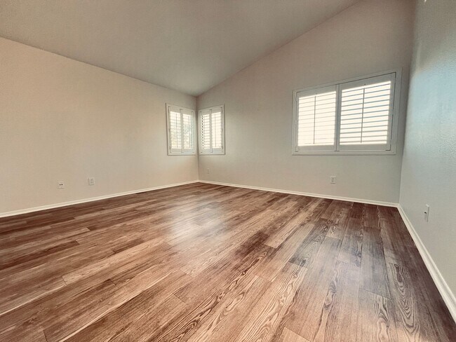 Building Photo - Oceanside Rancho Del Oro 4 Bedroom 3 Bath Home