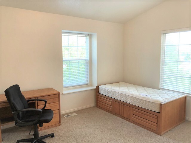 Huge Master Suite with Vault - 885 E 350 N