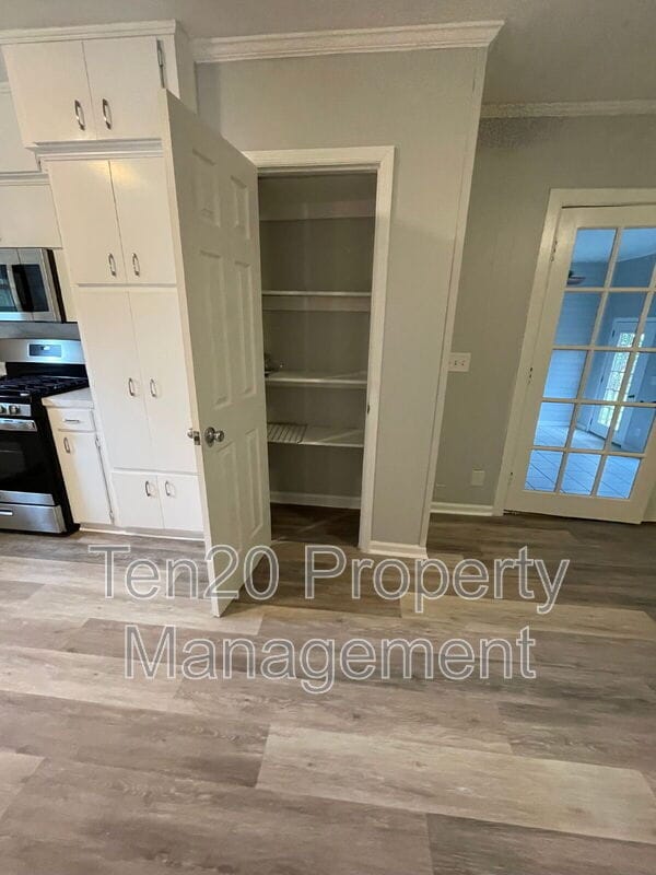 Building Photo - 4120 Canady St