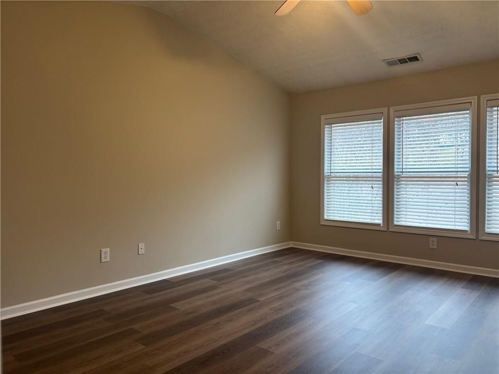 Building Photo - 303 Barberry Pl