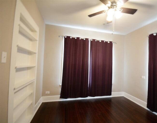 Building Photo - 407 N Chappell Hill St