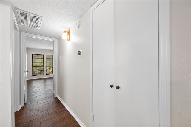 Building Photo - 15221 Berry Trail