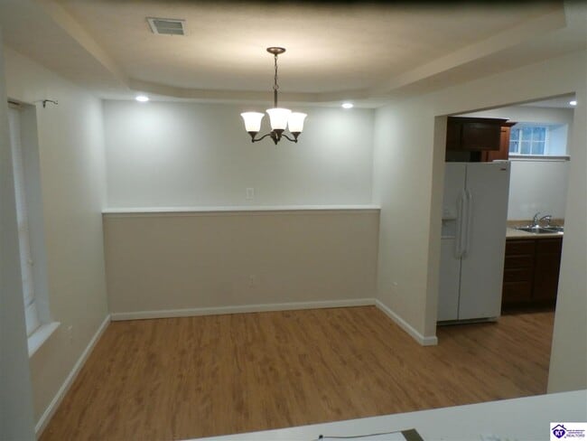 Building Photo - 344 School Side Dr