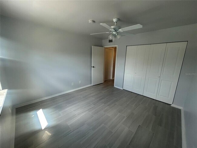 Building Photo - 6519 W Newberry Rd