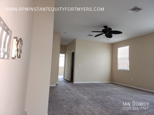 Building Photo - 8120 Banyan Breeze Way