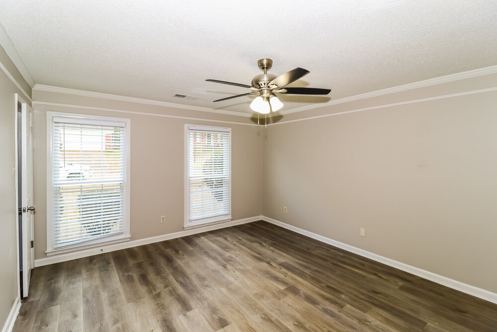 Building Photo - 329 Locust Grove Dr