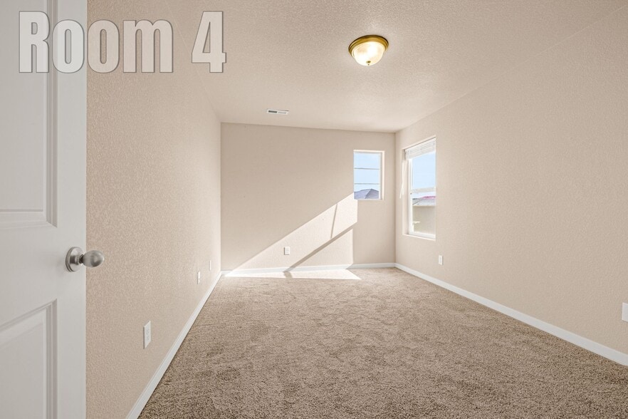 Building Photo - 5168 Roundhouse Dr