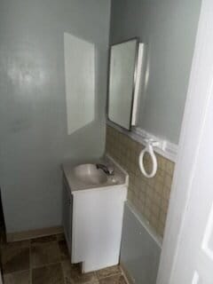 Building Photo - Lovely Cherokee Triangle Apartment. 1bd 1ba second floor.