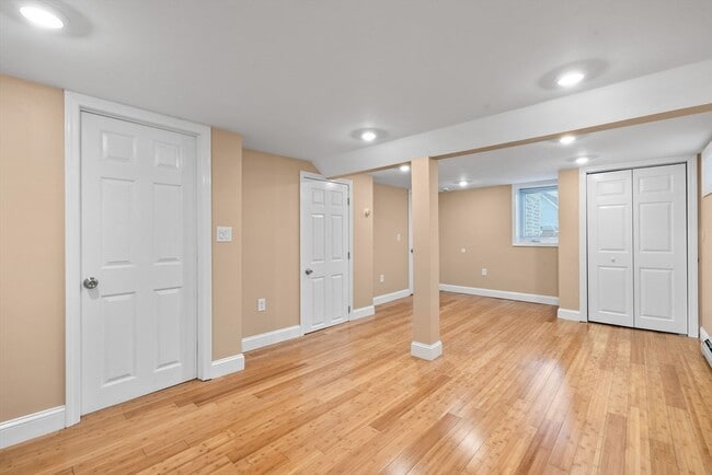 Building Photo - 316 Vane St