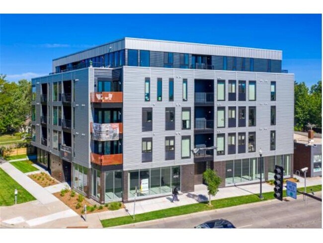 Primary Photo - 4555 Minnehaha Ave