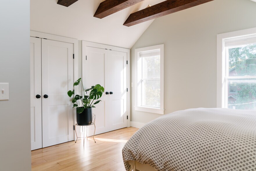 Primary bedroom with double closets - 80 Maple St