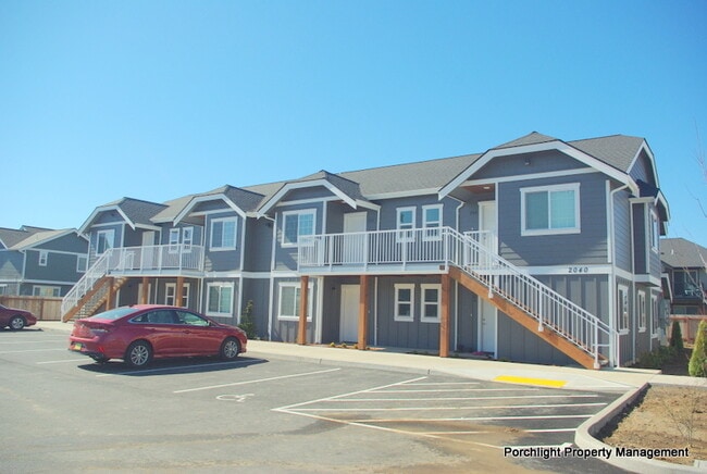 Building Photo - 2041 Andress Ln