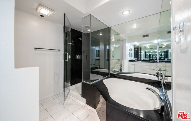 Building Photo - 2910 Neilson Wy