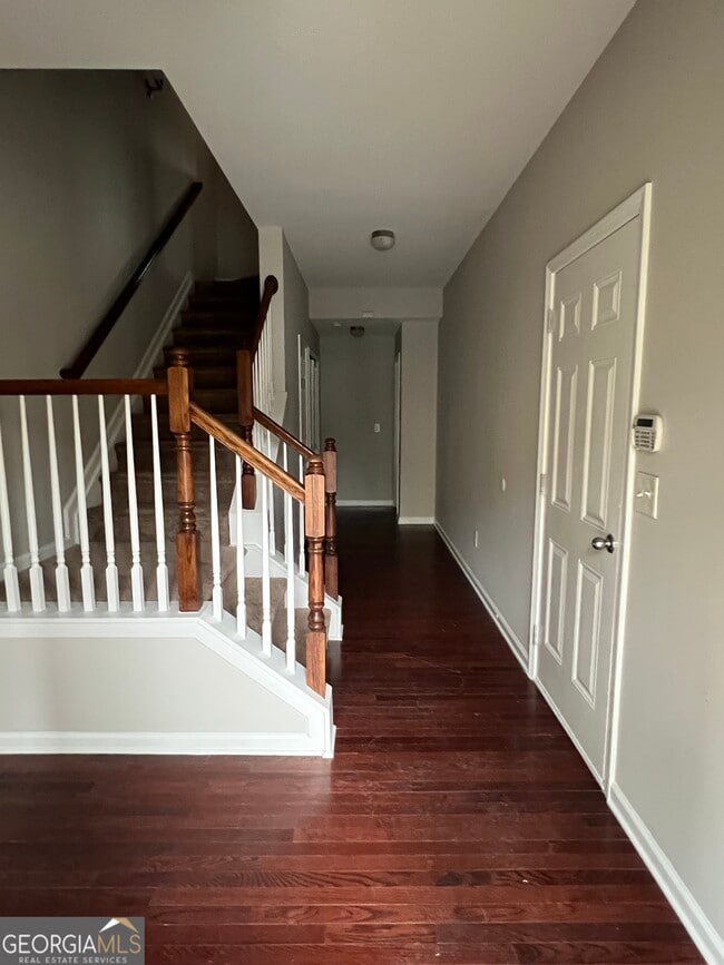 Building Photo - 3600 Utoy Dr SW