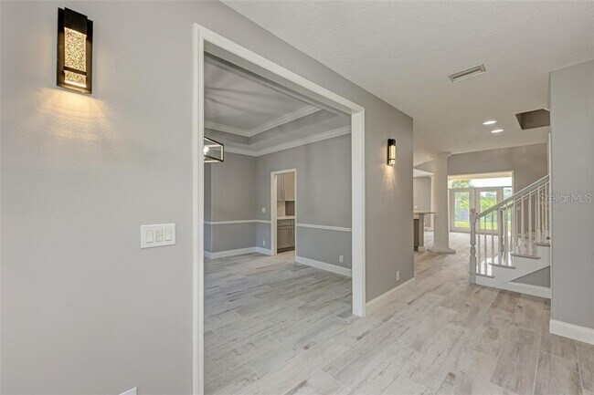Building Photo - 1648 Bayshore Dr
