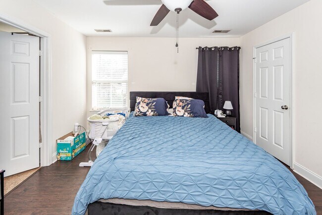 Building Photo - 3 Bedroom, 2.5 Bathroom Home in Eagle Run - Ladson