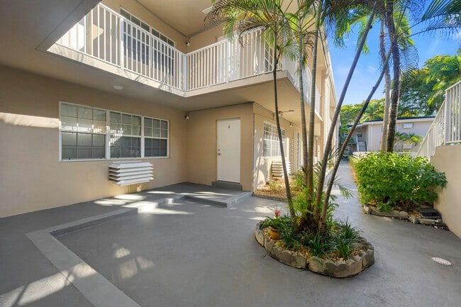 Primary Photo - 6565 Santona St