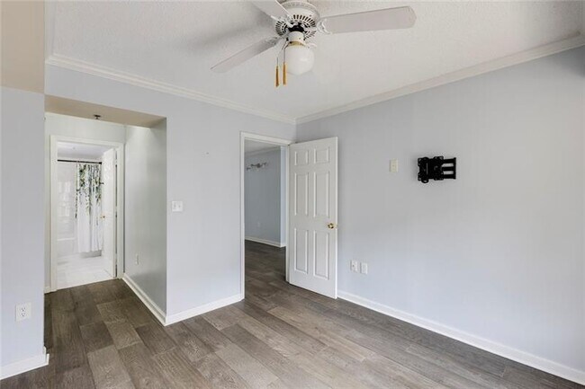 Building Photo - 795 Hammond Dr