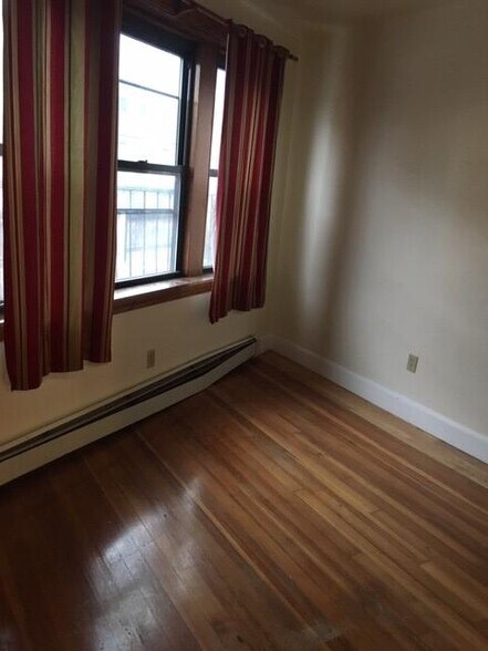 Building Photo - 369 Centre St