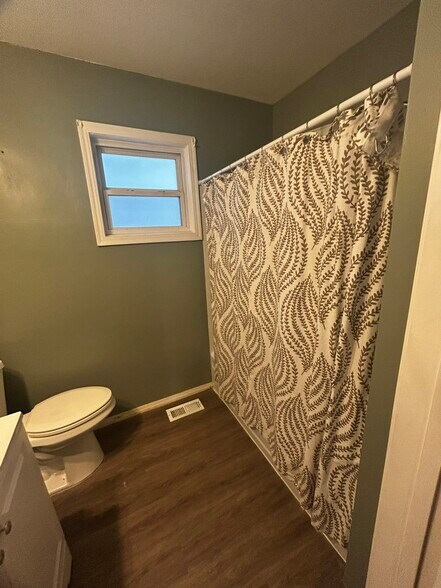 Building Photo - 428 8th Ave