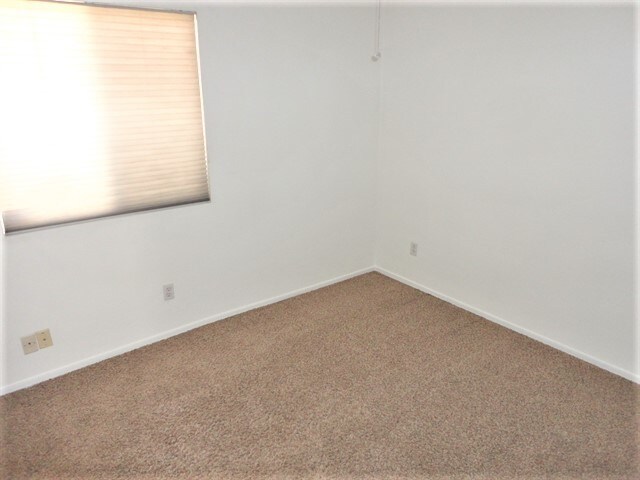 Building Photo - 9045 W Holly St