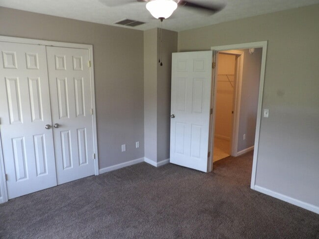 Building Photo - 123 Serena Way