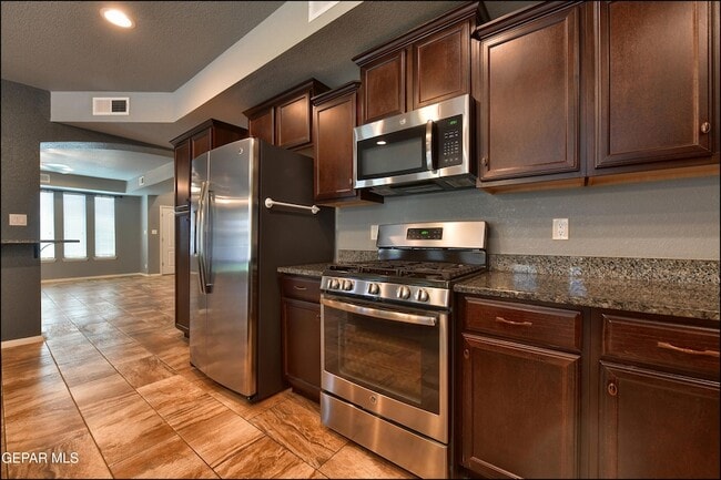 Building Photo - 6560 McFarland Ave
