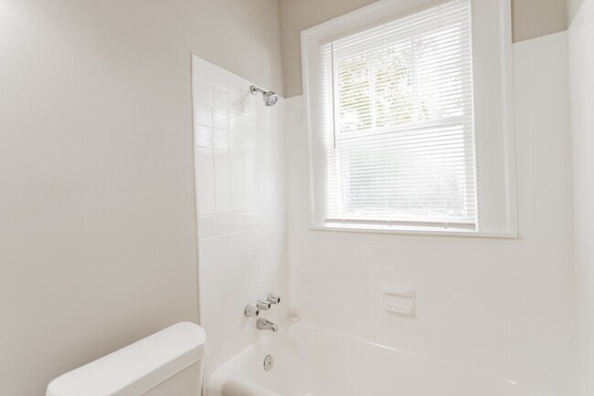 Building Photo - Charming 2 Bedroom in Phenix City!