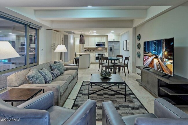 Building Photo - 7117 E Rancho Vista Dr