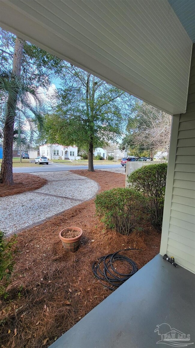 Building Photo - 1800 E Lloyd St