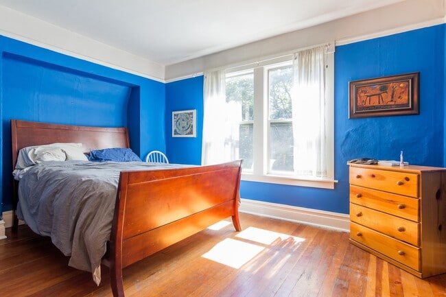 Building Photo - Furnished & Stylish 3 bedroom 1.5 bath home in bustling NW Portland  Available from March 15th- J...