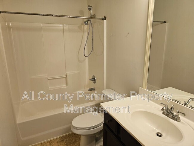 Building Photo - 6390 Elmshorn Way