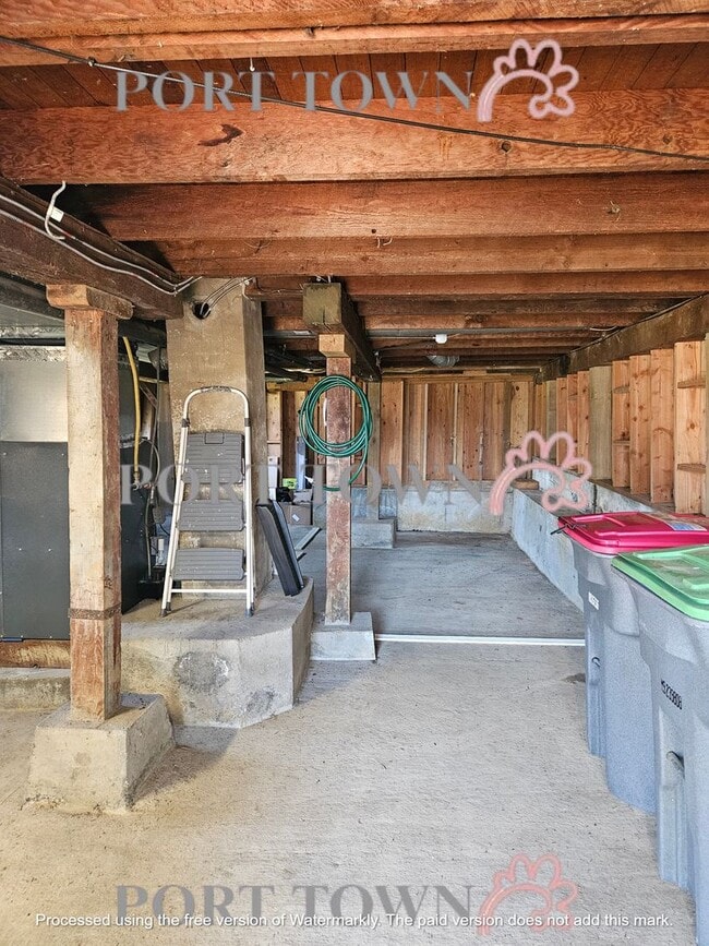 Building Photo - 1 Bed/1Bath Bottom Floor