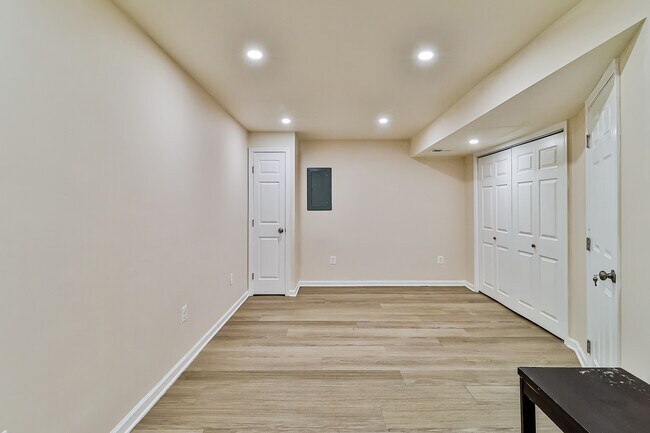 Building Photo - 4100 Ulster Rd