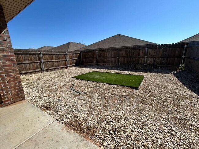 Building Photo - 2110 N Avenue J