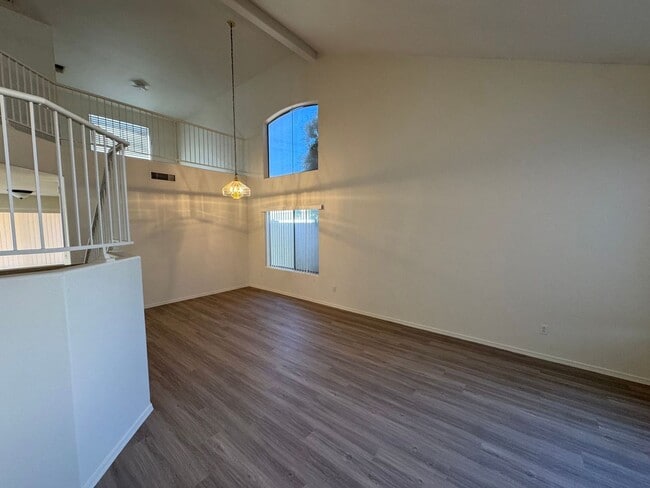 Building Photo - Chandler Home 3 bed - 2 1/2 bath with Loft...