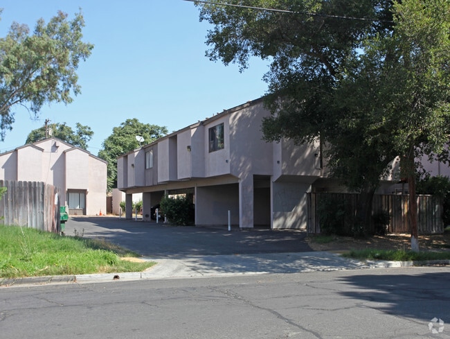 Primary Photo - 1905 N El Dorado St