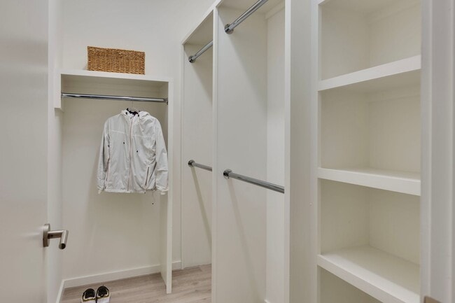 Building Photo - Professional Co-Living - Master Room Renta...