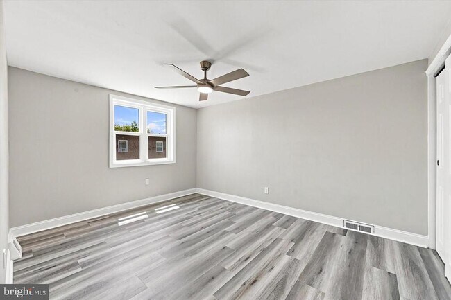 Building Photo - 105 Fronefield Ave