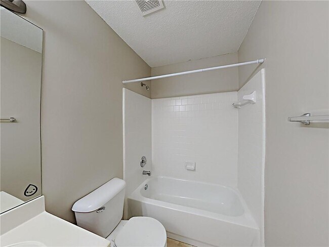 Building Photo - 3930 Lake Lanier Dr NW