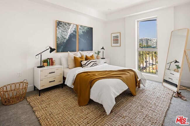 Building Photo - 2600 S Sepulveda Blvd