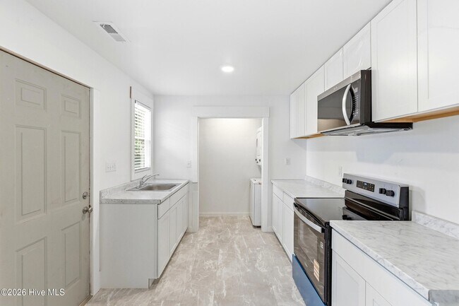 Building Photo - 1409 Glenn St
