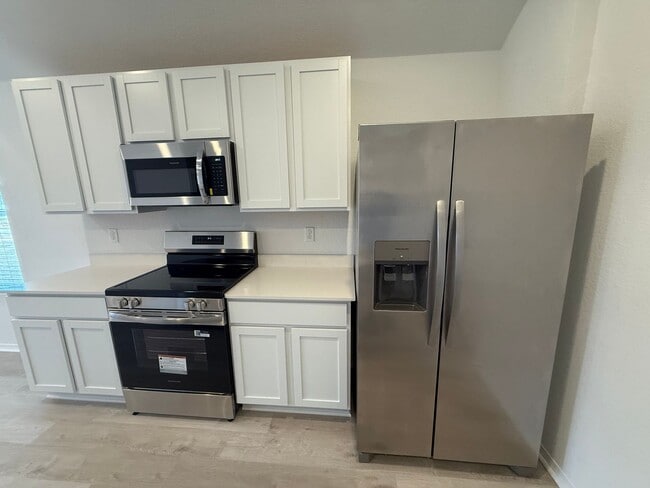 Building Photo - 200 Sarah Alyse Ln