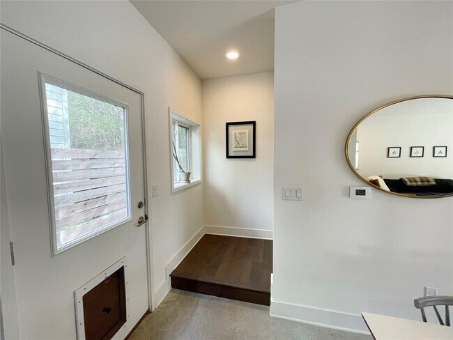 Building Photo - 2101 Montopolis Dr