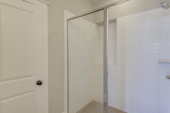 Building Photo - 208 Asher Springs Cir