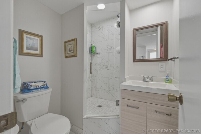 Building Photo - 371 S Hollybrook Dr